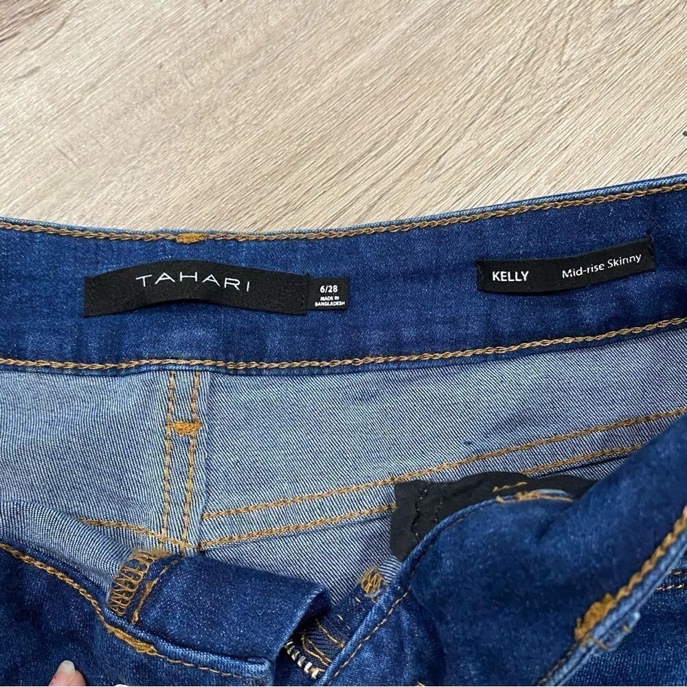 Tahari Kelly Mid Rise Skinny jeans Women’s Size 6 - Picture 3 of 7